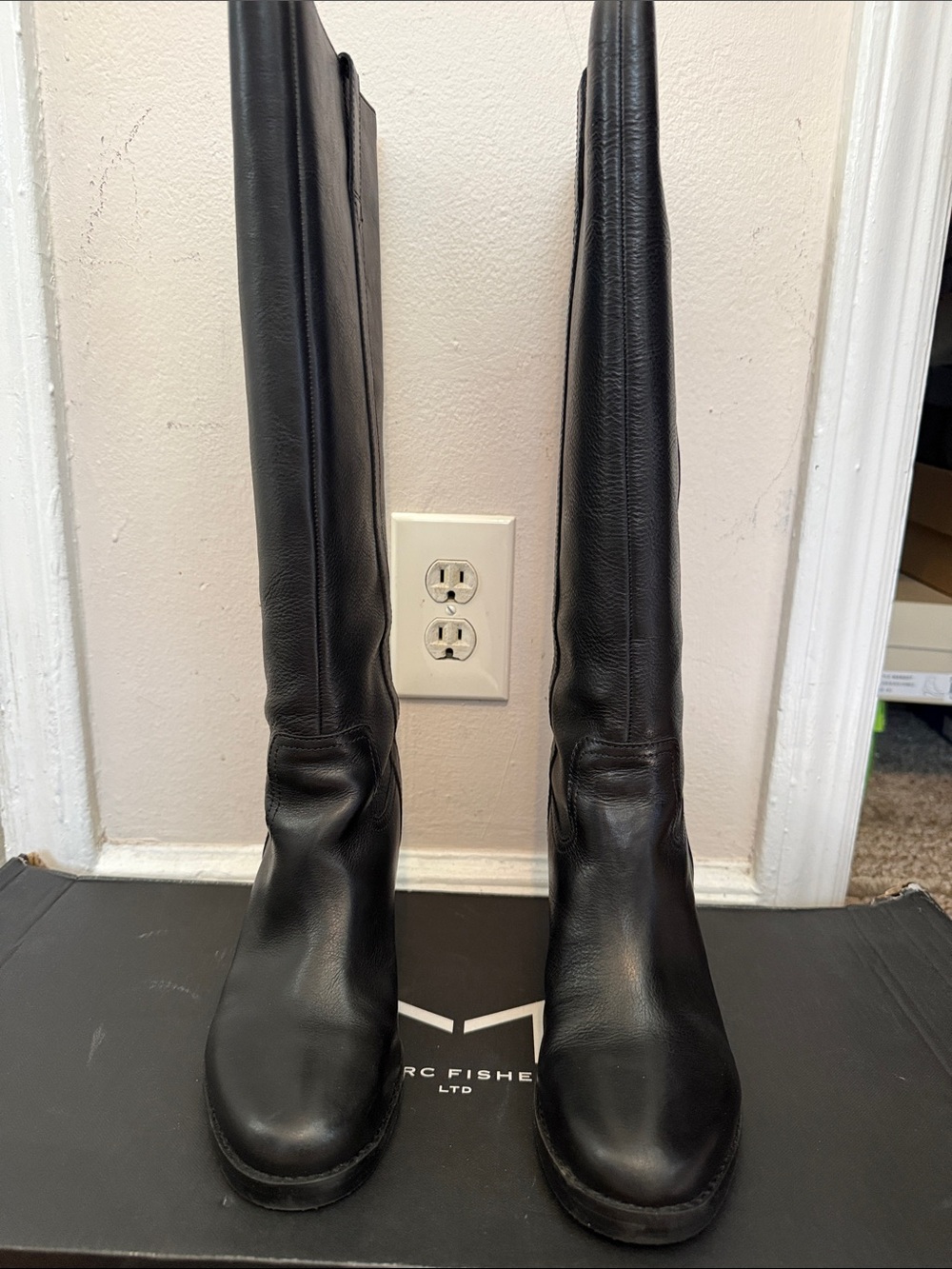 Marc Fisher Black hydria Leather Knee-High Boots size 8.5